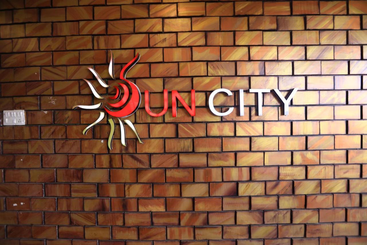 The Suncity Hotell Bhubaneswar Exteriör bild