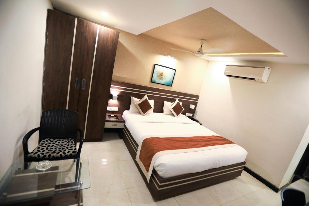 The Suncity Hotell Bhubaneswar Exteriör bild