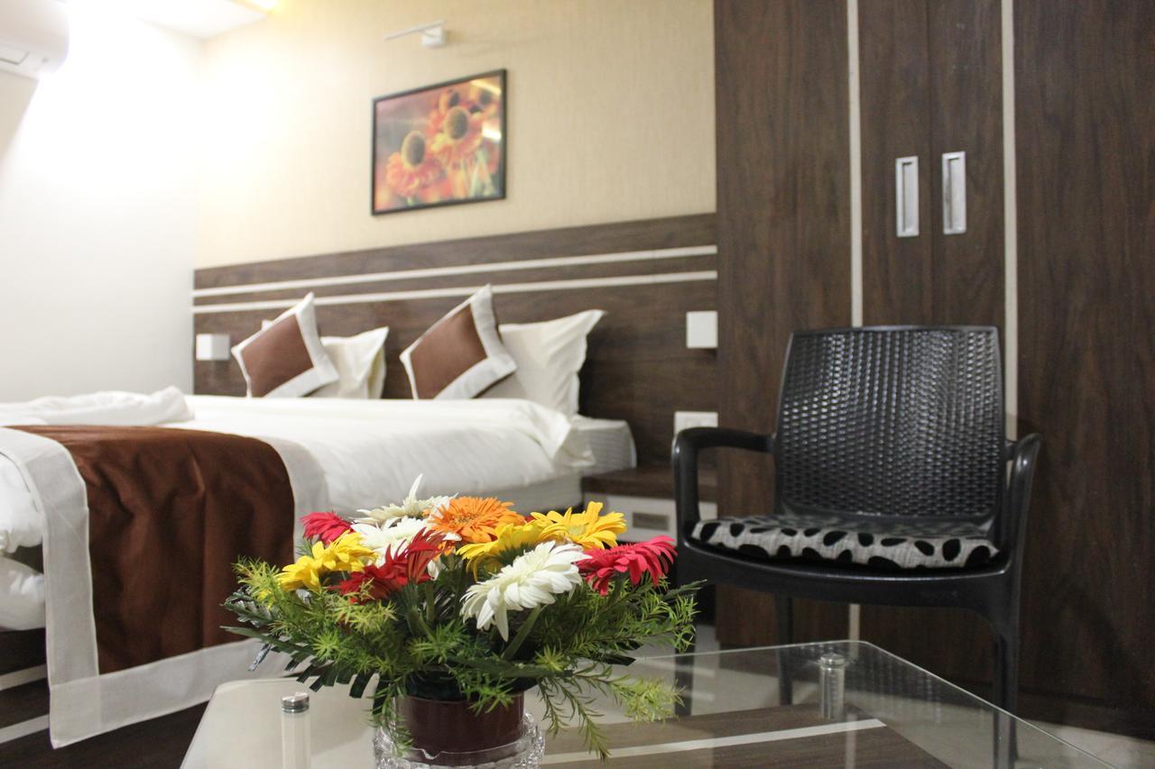 The Suncity Hotell Bhubaneswar Exteriör bild