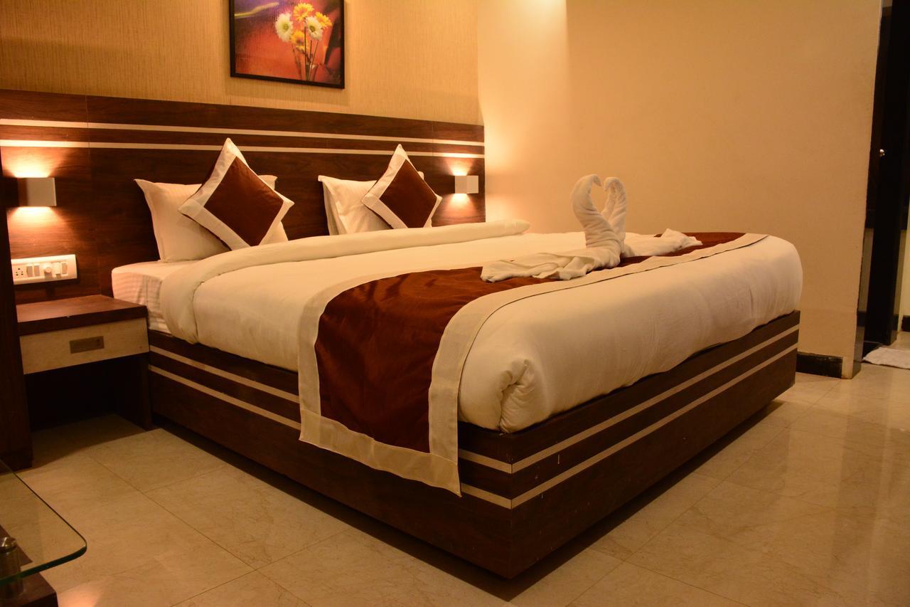 The Suncity Hotell Bhubaneswar Exteriör bild