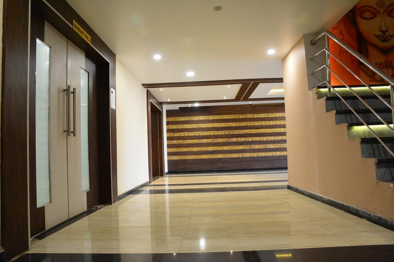 The Suncity Hotell Bhubaneswar Exteriör bild