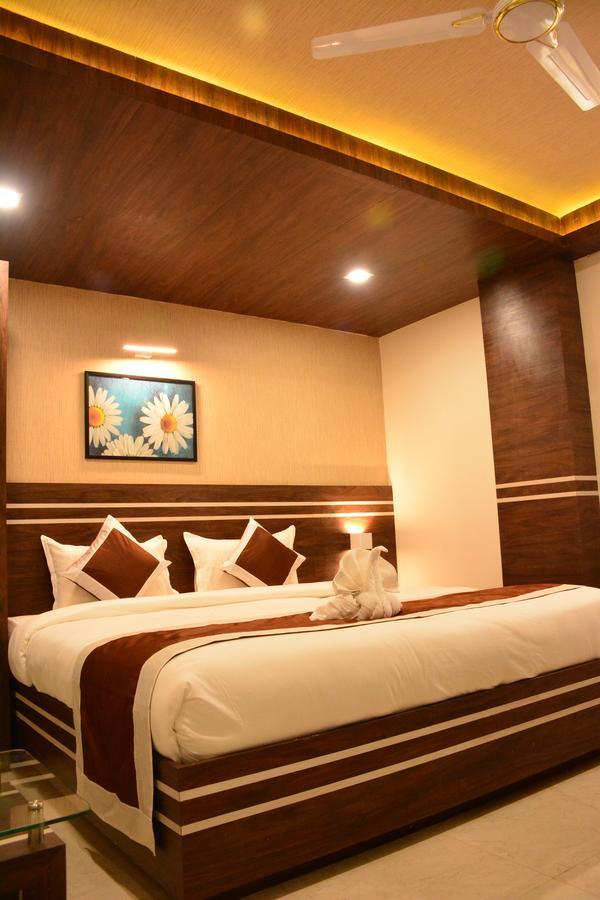 The Suncity Hotell Bhubaneswar Exteriör bild