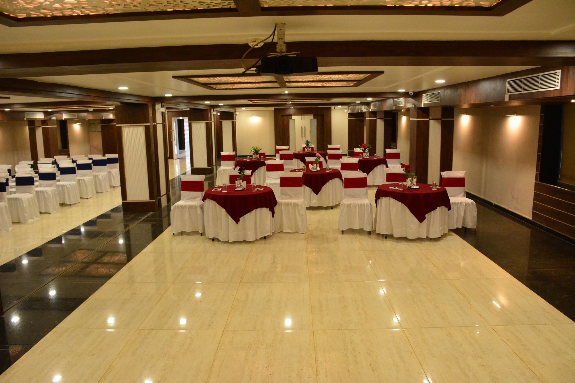 The Suncity Bhubaneswar Exteriör bild