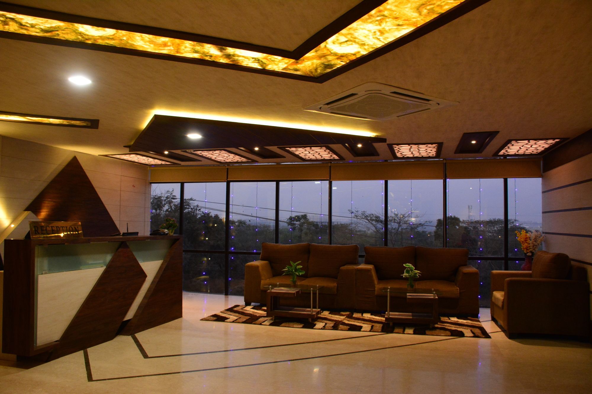 The Suncity Hotell Bhubaneswar Exteriör bild