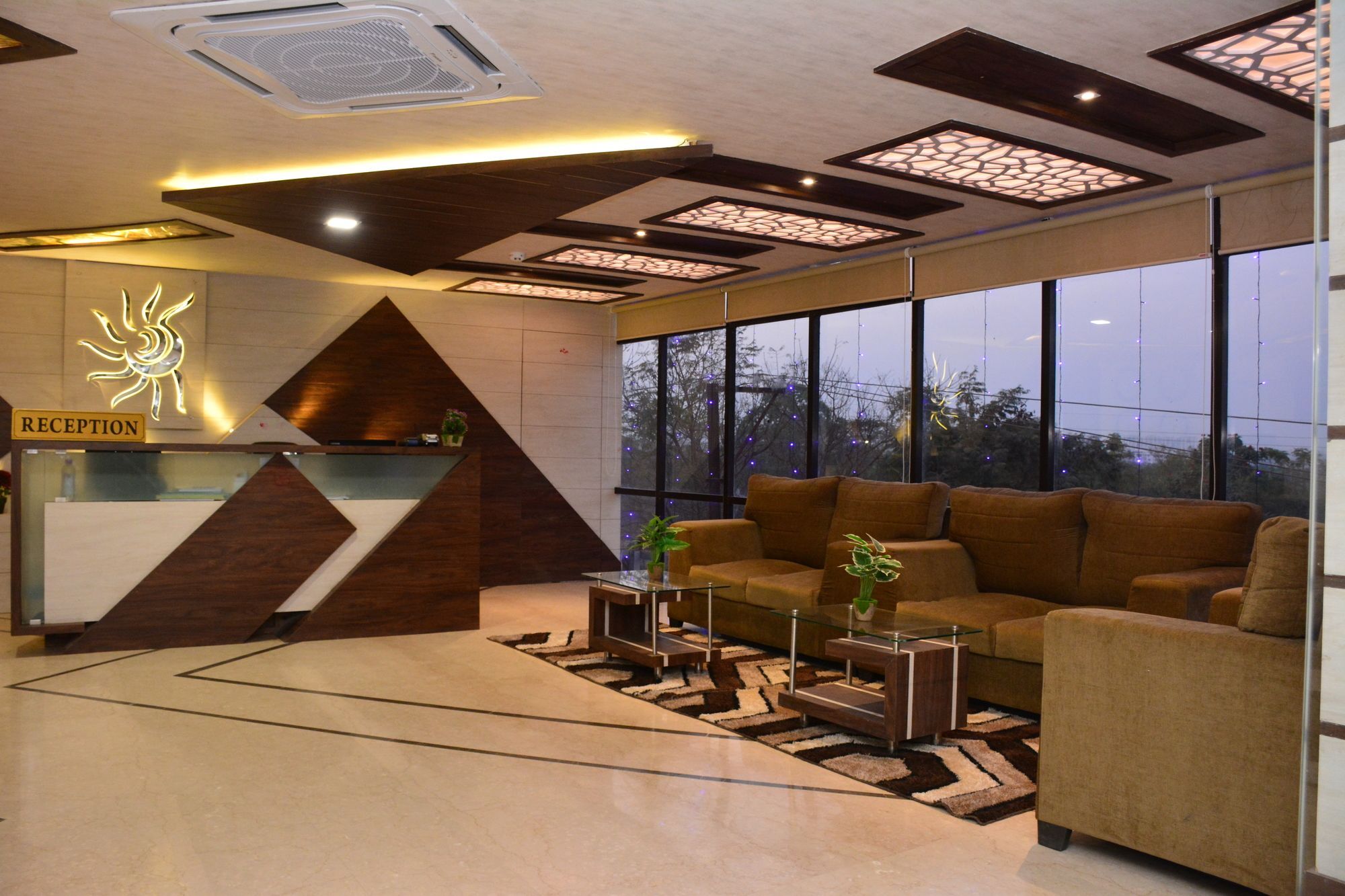 The Suncity Hotell Bhubaneswar Exteriör bild